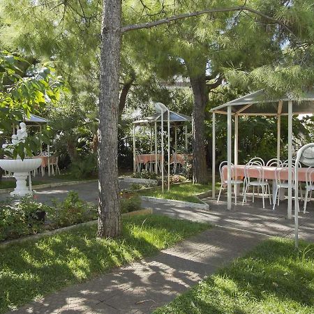 גרוטמארה Hotel La Maestra מראה חיצוני תמונה