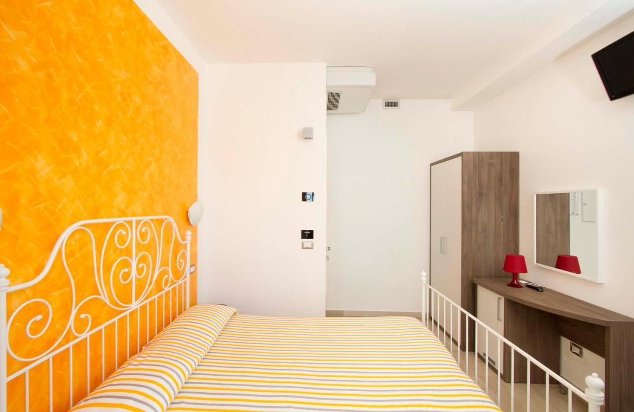 גרוטמארה Hotel La Maestra מראה חיצוני תמונה