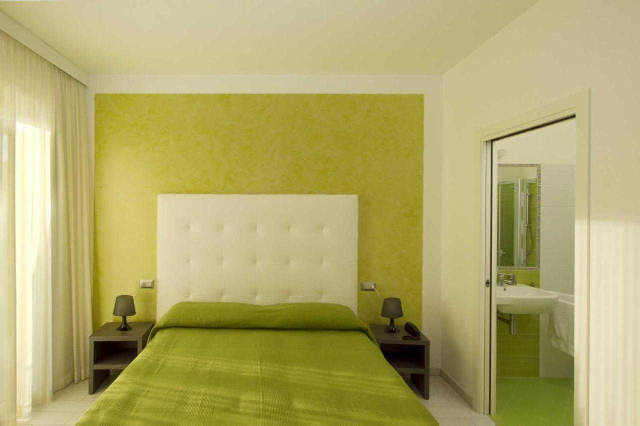 גרוטמארה Hotel La Maestra מראה חיצוני תמונה
