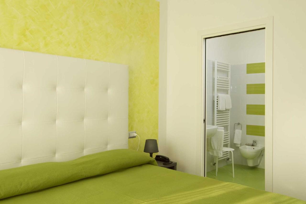 גרוטמארה Hotel La Maestra מראה חיצוני תמונה