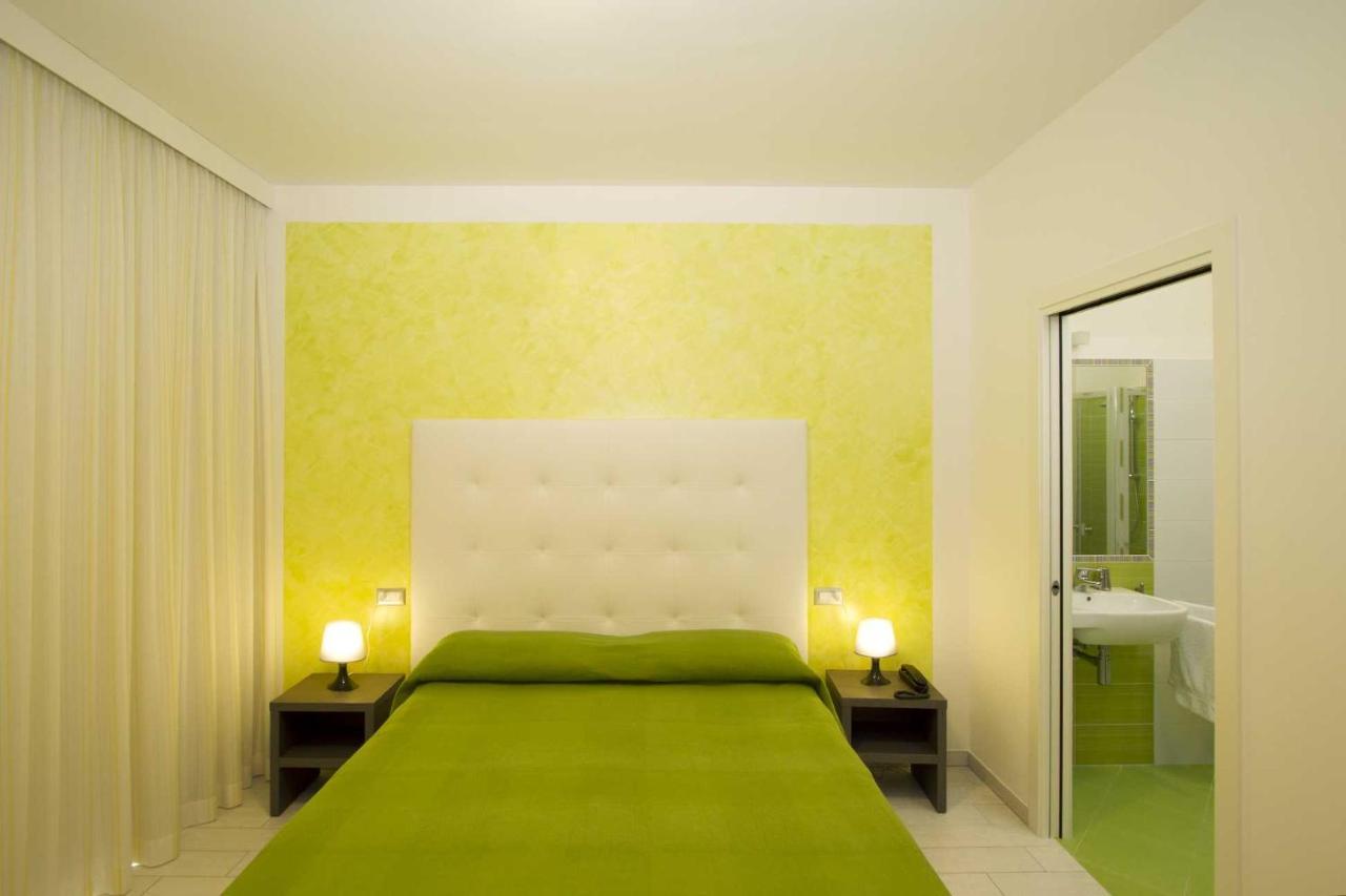 גרוטמארה Hotel La Maestra מראה חיצוני תמונה