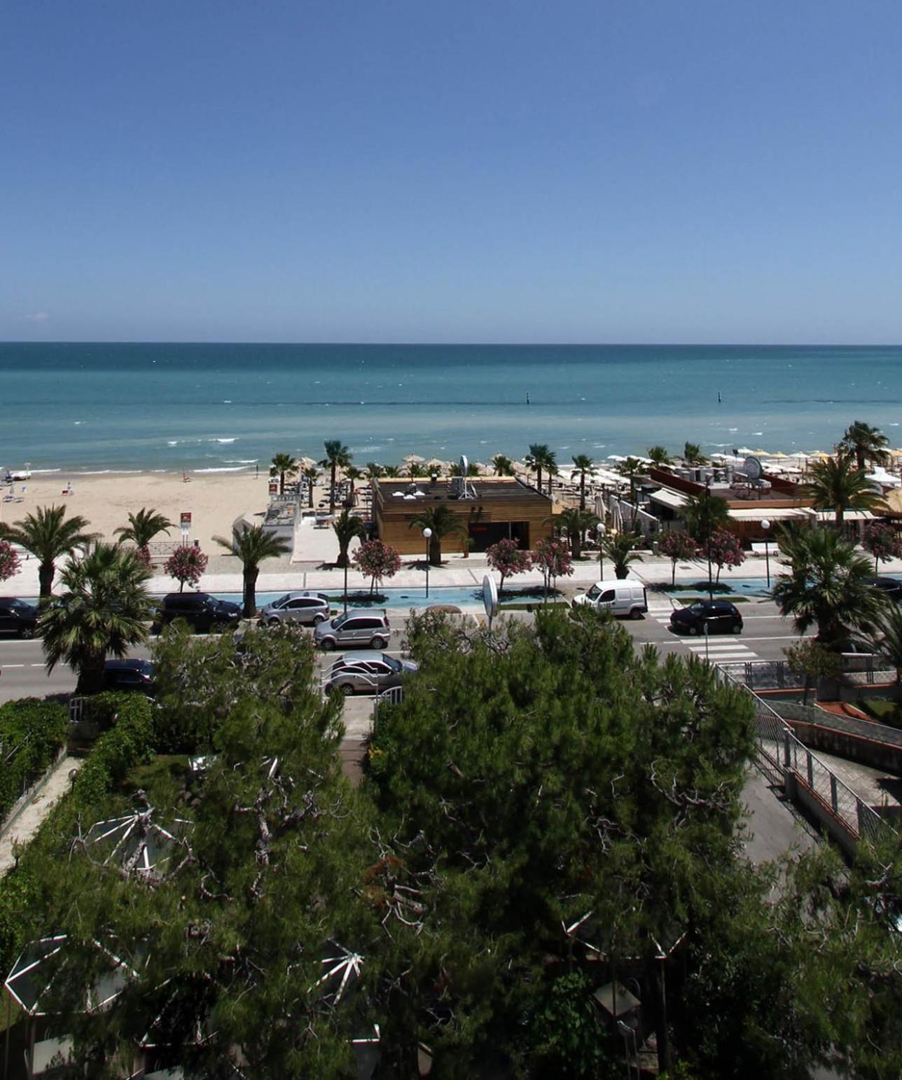 גרוטמארה Hotel La Maestra מראה חיצוני תמונה